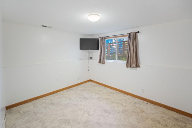 6517 Edgewood Avenue N, Brooklyn Park, MN 55428