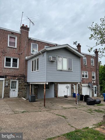 18 SOUTHRIDGE RD, Darby, PA 19023
