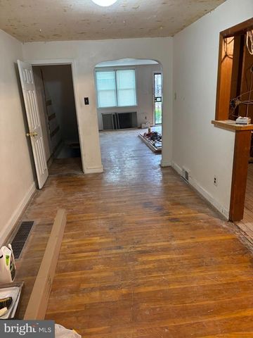 18 SOUTHRIDGE RD, Darby, PA 19023