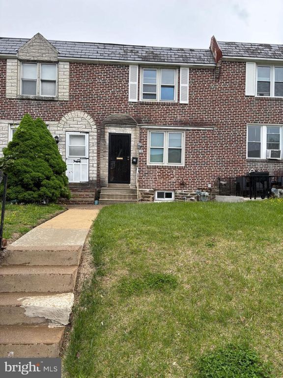 18 SOUTHRIDGE RD, Darby, PA 19023