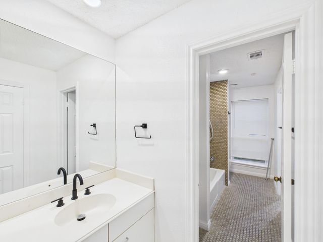 7610 Hopewell Lane, Houston, TX 77071