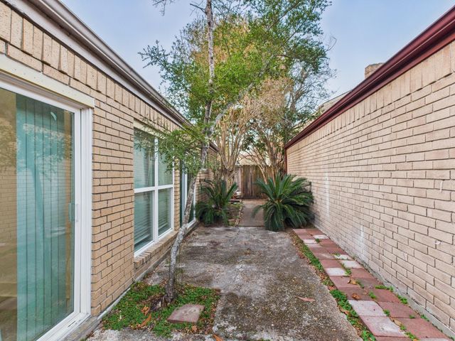 7610 Hopewell Lane, Houston, TX 77071