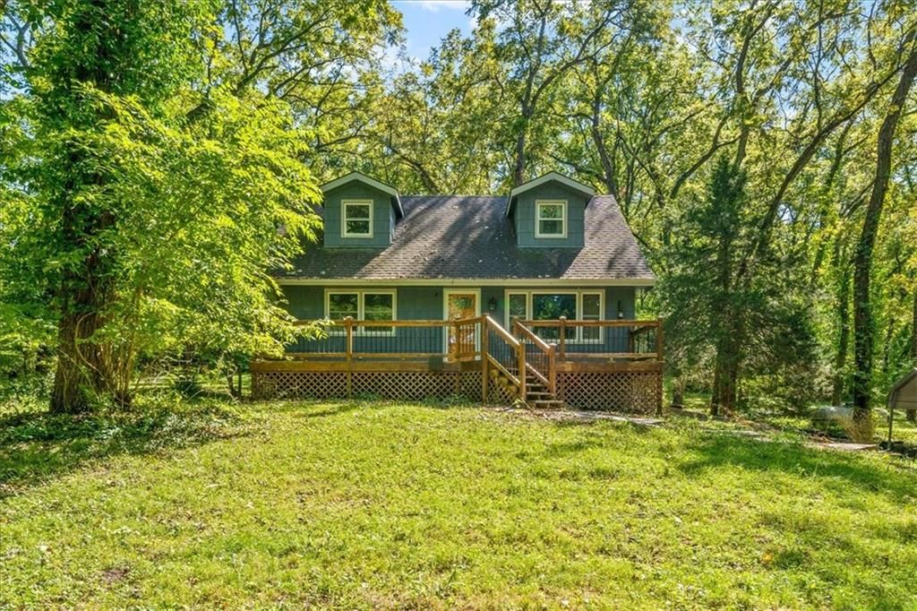 5903 Walnut Creek Drive, Parkville, MO 64152