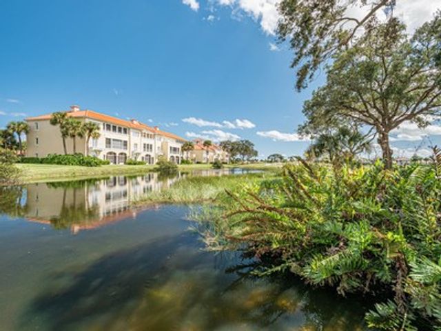 5075 Harmony Circle 302, Vero Beach, FL 32967