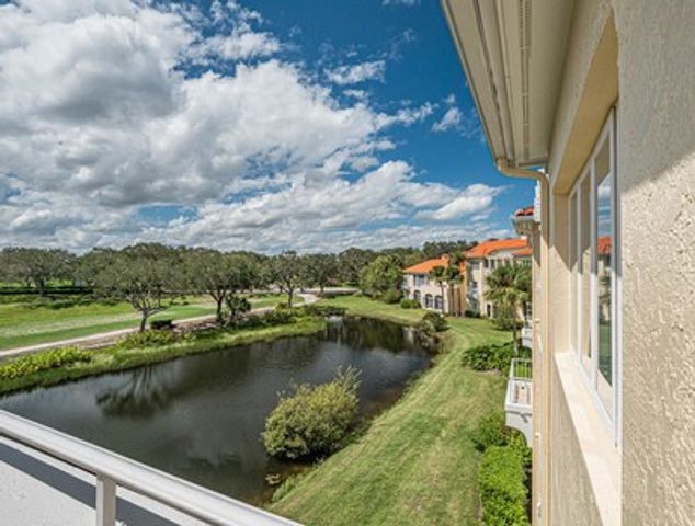 5075 Harmony Circle 302, Vero Beach, FL 32967