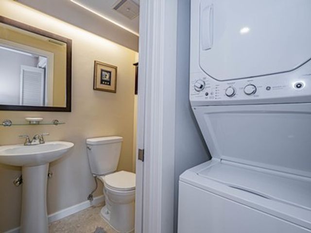 5075 Harmony Circle 302, Vero Beach, FL 32967