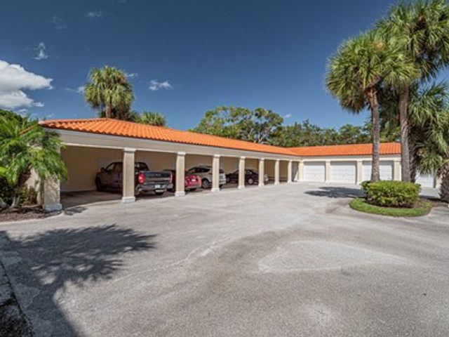 5075 Harmony Circle 302, Vero Beach, FL 32967