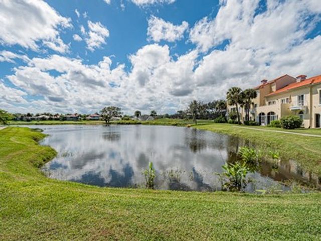5075 Harmony Circle 302, Vero Beach, FL 32967