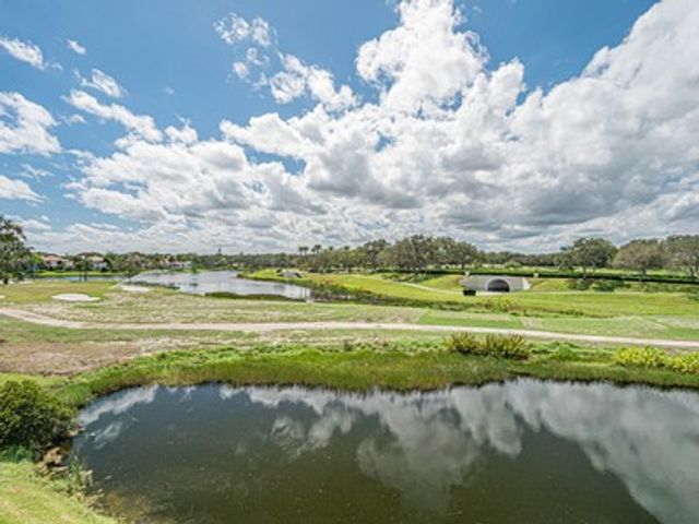 5075 Harmony Circle 302, Vero Beach, FL 32967