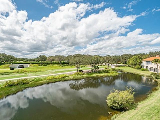 5075 Harmony Circle 302, Vero Beach, FL 32967