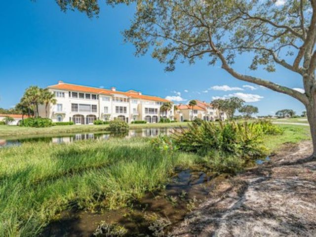 5075 Harmony Circle 302, Vero Beach, FL 32967