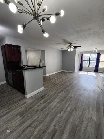 2736 S University Drive, Davie, FL 33328