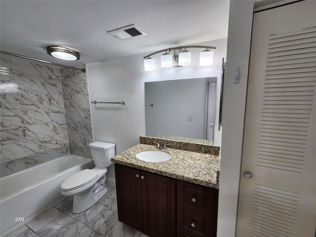 2736 S University Drive, Davie, FL 33328