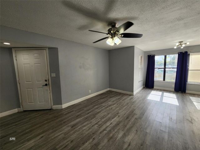 2736 S University Drive, Davie, FL 33328