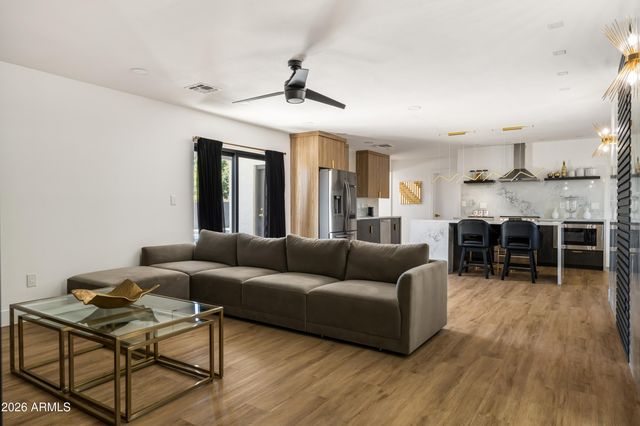 919 W PORT ROYALE Lane, Phoenix, AZ 85023