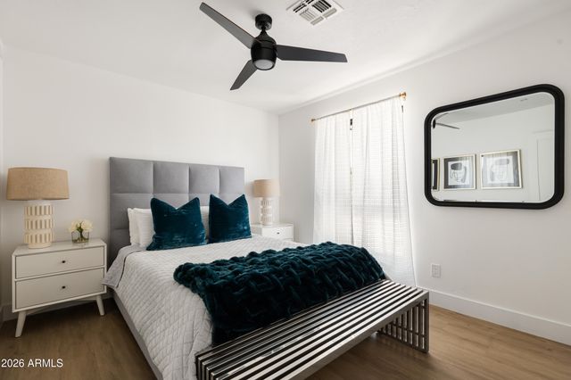 919 W PORT ROYALE Lane, Phoenix, AZ 85023