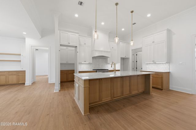 600 Traditions Drive, Lafayette, LA 70508