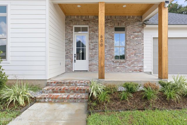 600 Traditions Drive, Lafayette, LA 70508