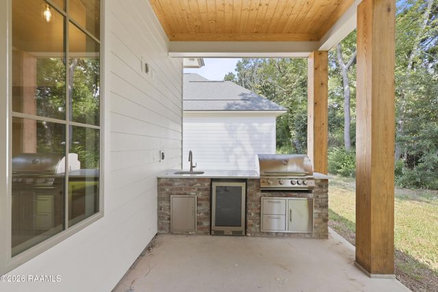 600 Traditions Drive, Lafayette, LA 70508