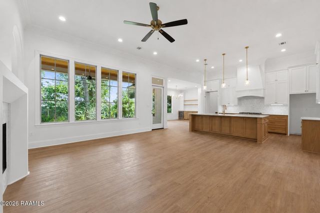 600 Traditions Drive, Lafayette, LA 70508