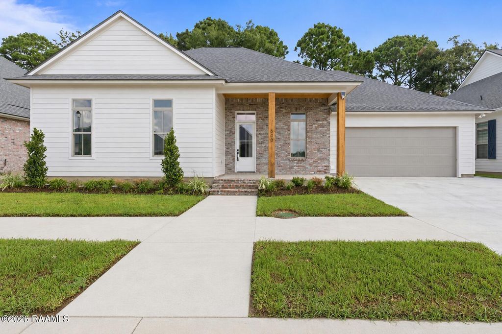 600 Traditions Drive, Lafayette, LA 70508