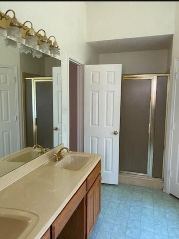 121 Canterbury Street, Euless, TX 76039