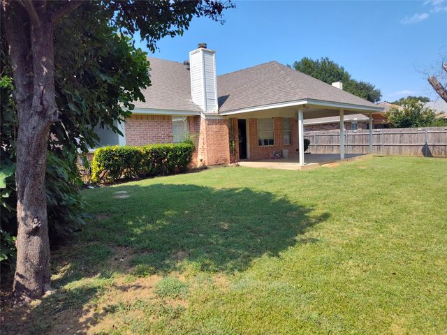 121 Canterbury Street, Euless, TX 76039