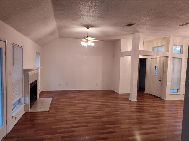 121 Canterbury Street, Euless, TX 76039