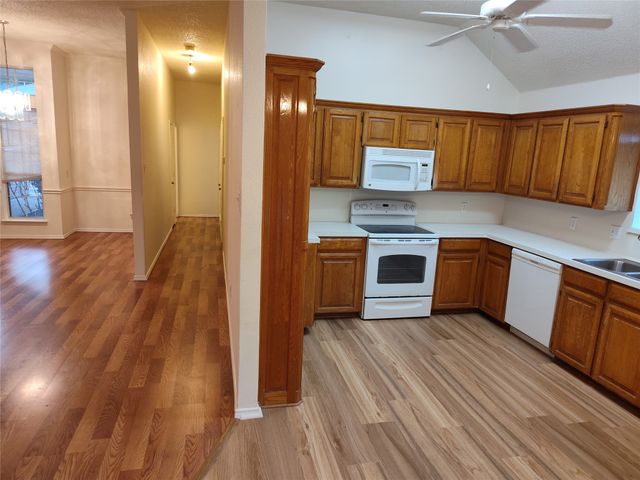 121 Canterbury Street, Euless, TX 76039