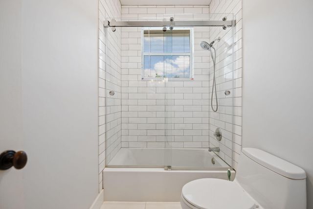 11371 NW 6th Street, Plantation, FL 33325