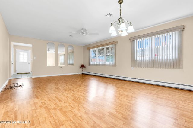 62 Biabou Drive, Toms River, NJ 08757