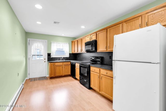 62 Biabou Drive, Toms River, NJ 08757