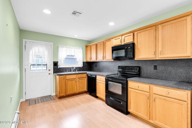 62 Biabou Drive, Toms River, NJ 08757