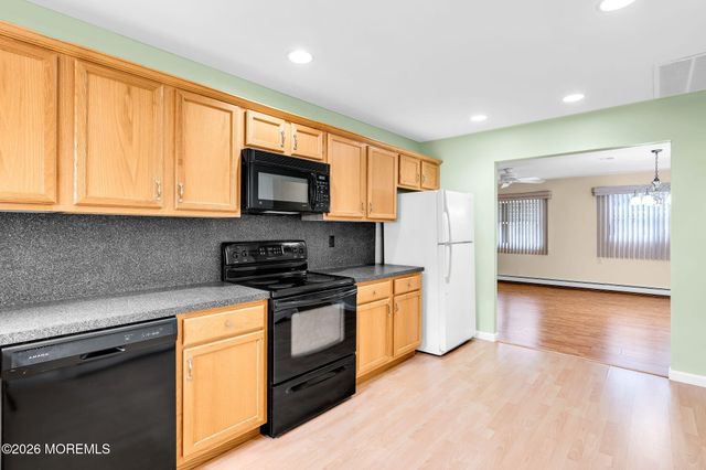62 Biabou Drive, Toms River, NJ 08757