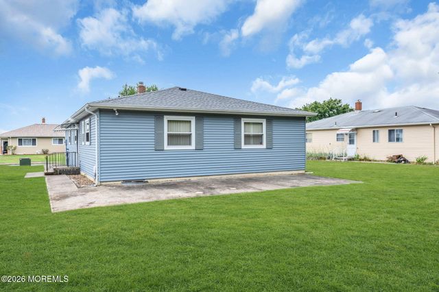62 Biabou Drive, Toms River, NJ 08757