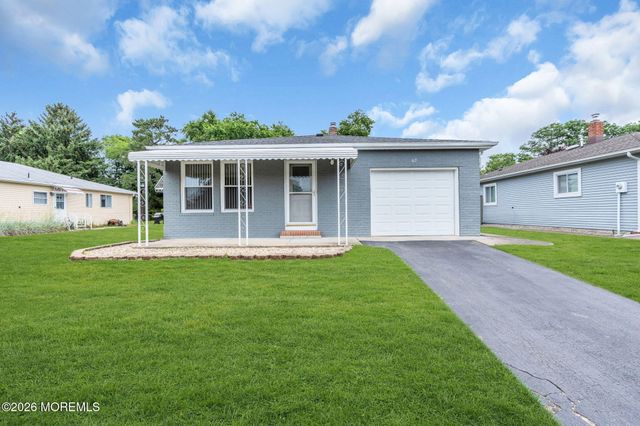 62 Biabou Drive, Toms River, NJ 08757