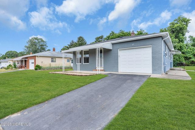 62 Biabou Drive, Toms River, NJ 08757