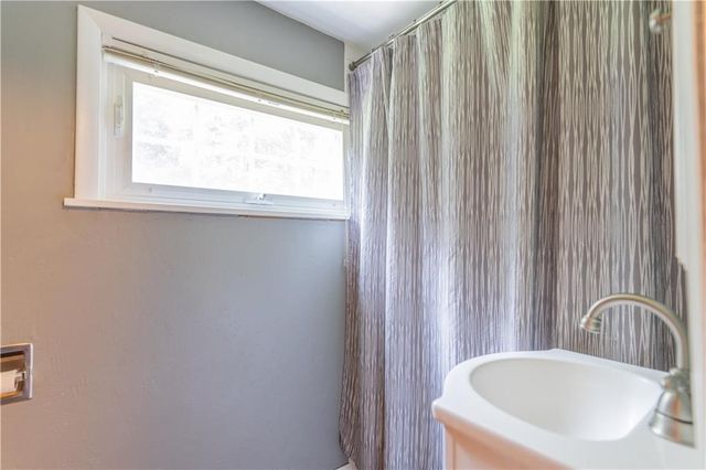 4852 West lake, Geneva Town, NY 14456