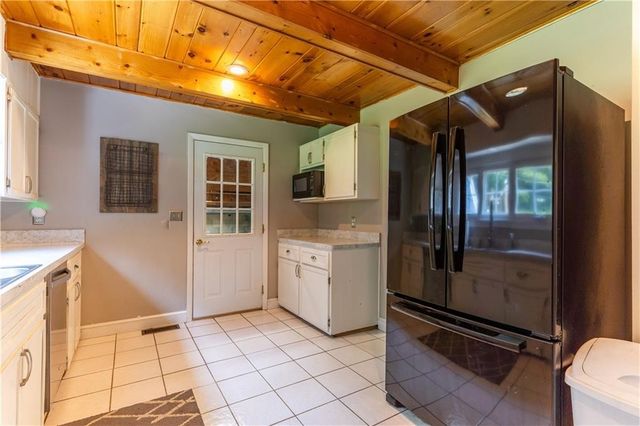 4852 West lake, Geneva Town, NY 14456