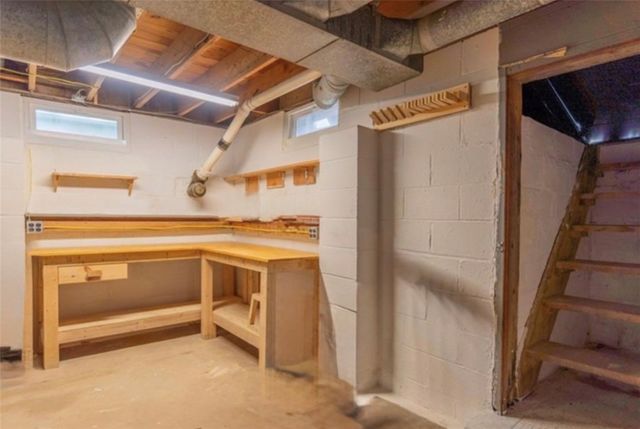 4852 West lake, Geneva Town, NY 14456