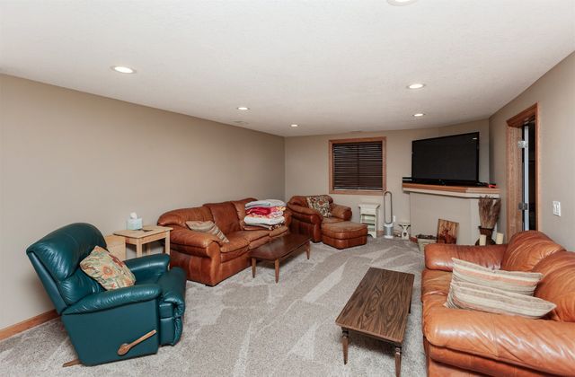 107 Centennial Drive, Huxley, IA 50124