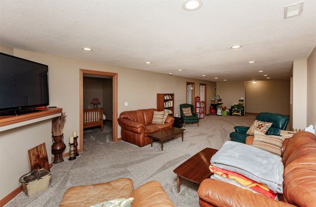 107 Centennial Drive, Huxley, IA 50124