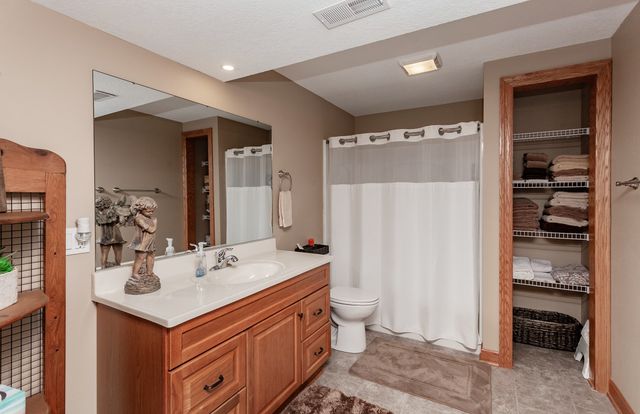 107 Centennial Drive, Huxley, IA 50124