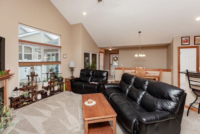 107 Centennial Drive, Huxley, IA 50124