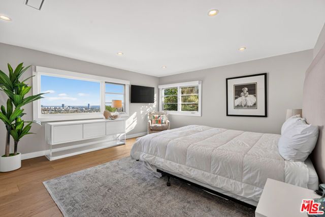 8276 Woodshill Trail, Los Angeles, CA 90069