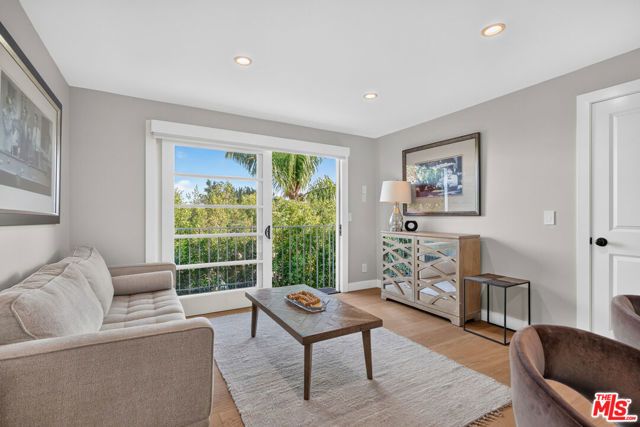 8276 Woodshill Trail, Los Angeles, CA 90069