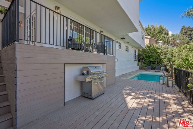 8276 Woodshill Trail, Los Angeles, CA 90069