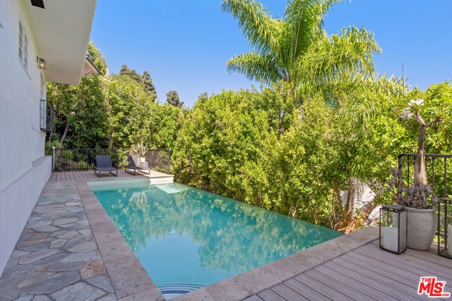 8276 Woodshill Trail, Los Angeles, CA 90069
