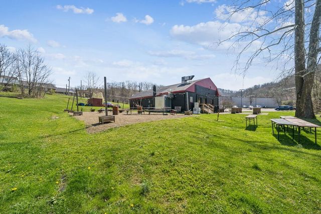 715 Craigdell Rd, Murrysville, PA 15068
