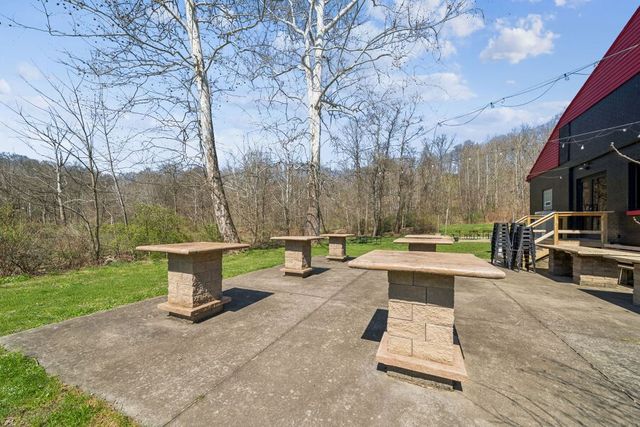 715 Craigdell Rd, Murrysville, PA 15068